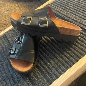 BLACK PLATFORM SANDALS